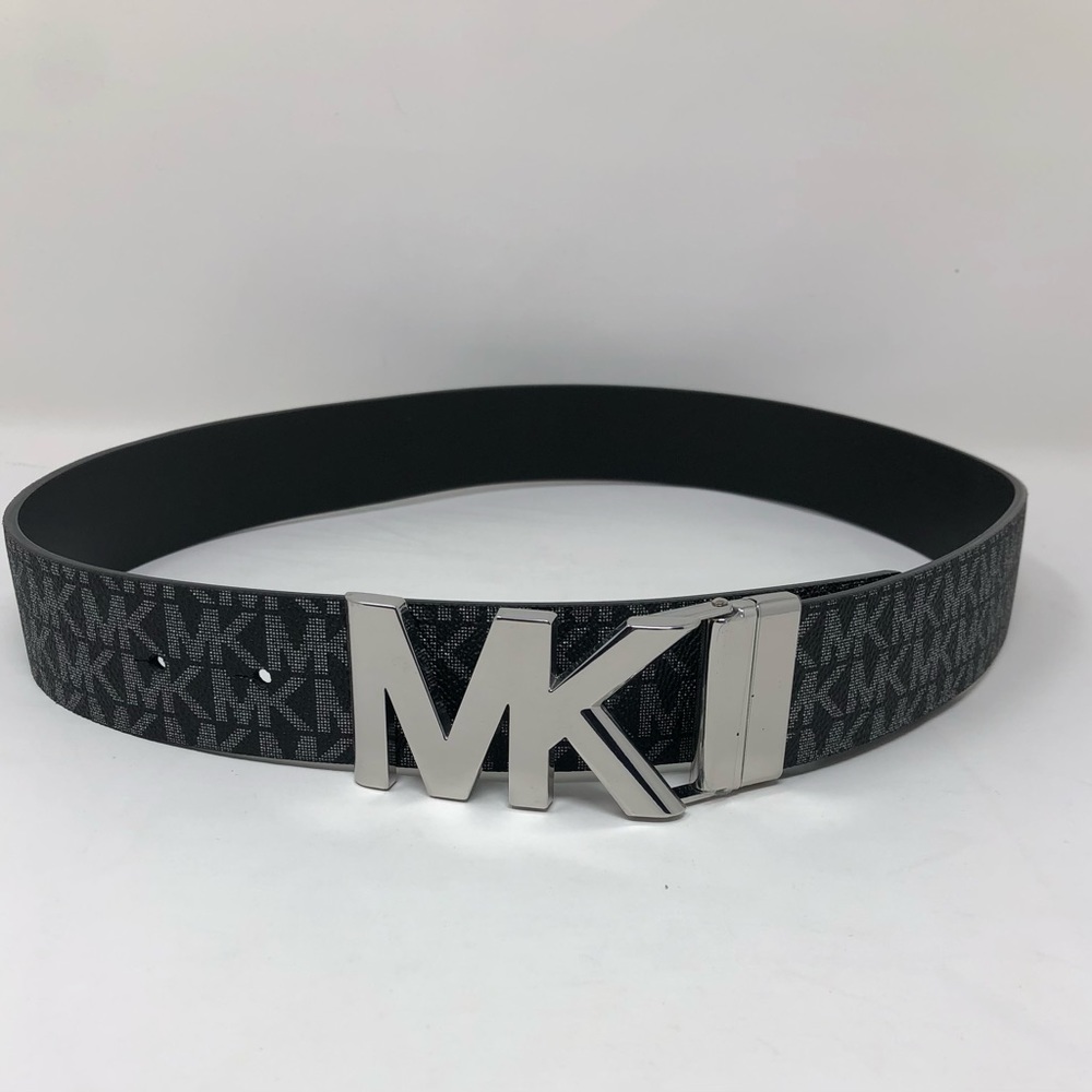 Sold Michael Kors Twist Reversible Logo Belt